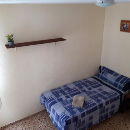 Central Accommodation Аликанте Екстериор снимка