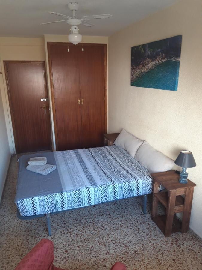 Central Accommodation Аликанте Стая снимка
